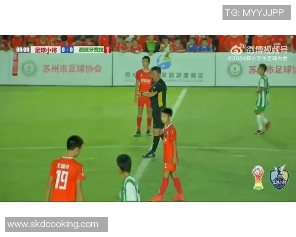 与足球联名的球星合作款背后故事及其品牌影响力解析