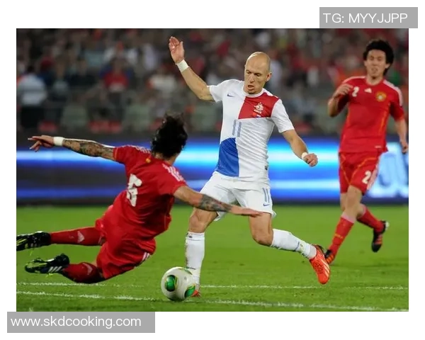 能打硬仗的足球球星在绿茵场上展现无与伦比的力量与激情